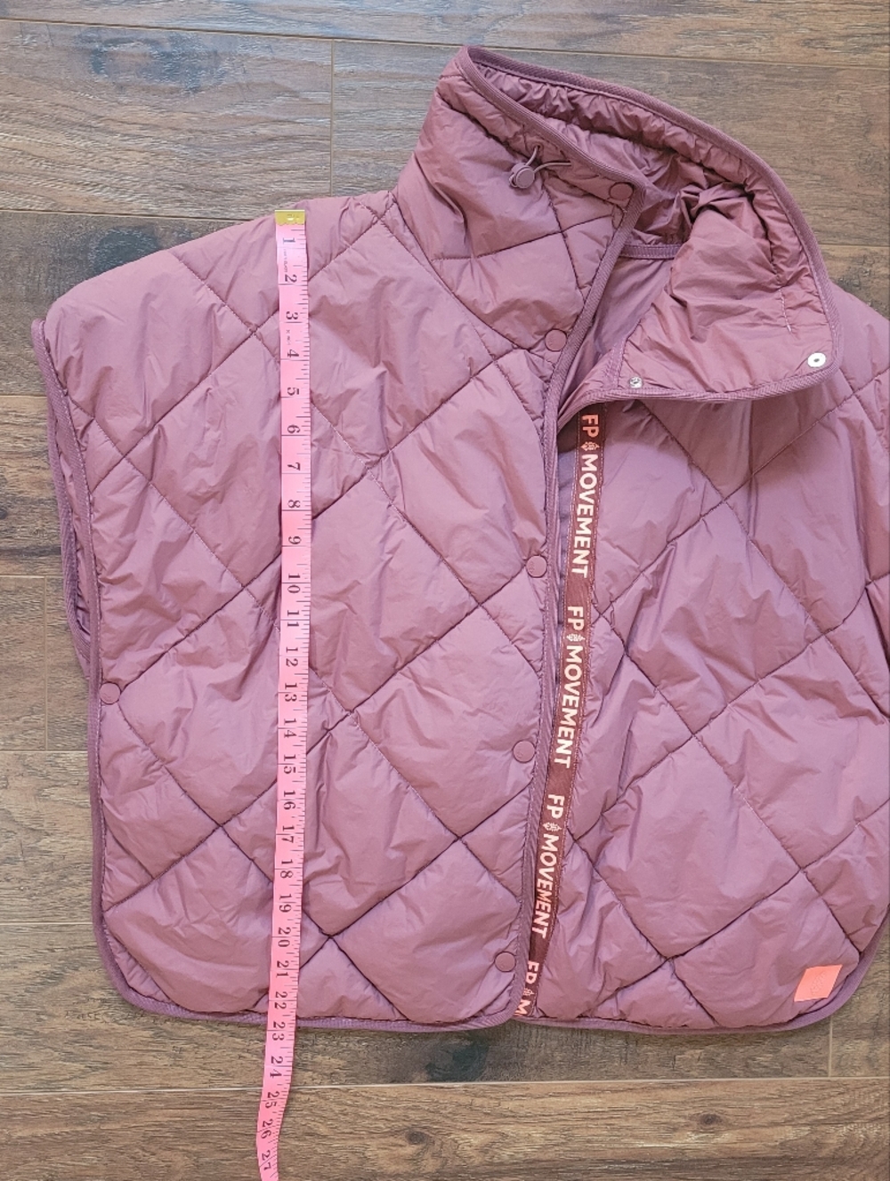 FP Chill Out Packable Puffer Vest / Scarf - Picture 6 of 13